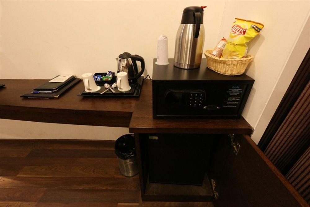 Hotel Le Roi Near New Delhi Railway Station Eksteriør billede