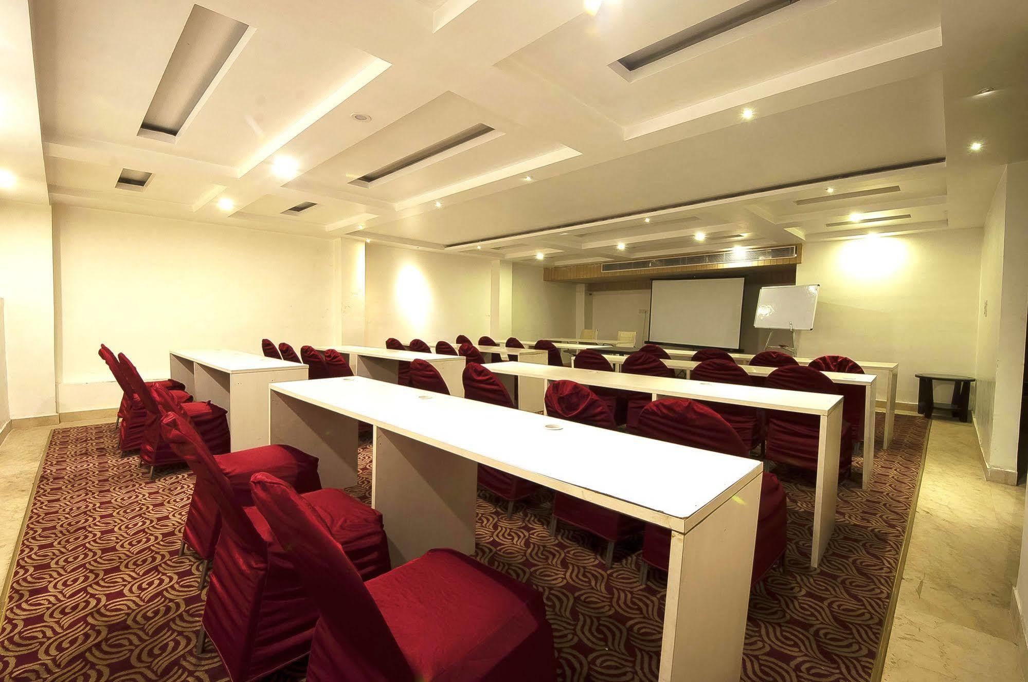 Hotel Le Roi Near New Delhi Railway Station Eksteriør billede